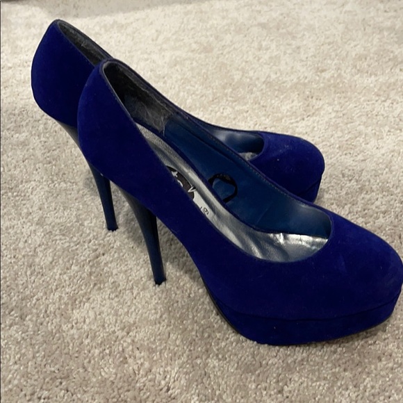 Navy Blue Rue21 heels - Picture 3 of 3